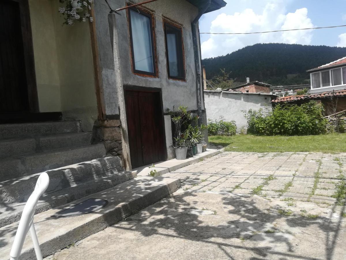 Отель Къща Христини Калофер Экстерьер фото